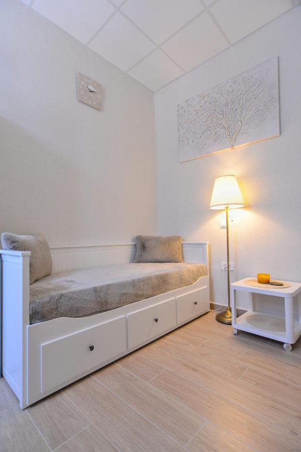 Md Studio Apartman Rijeka Exteriör bild